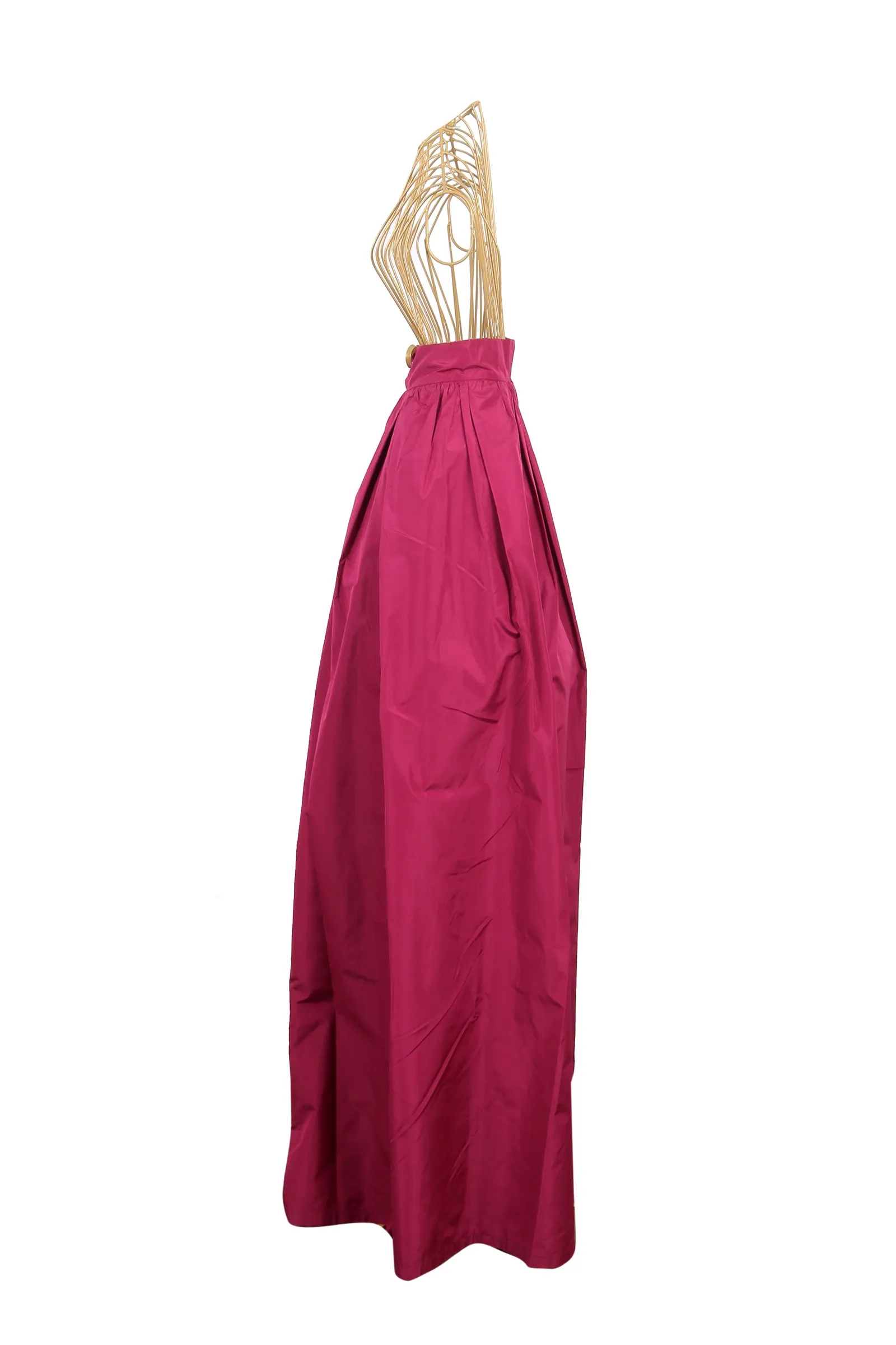 MaxMara pink maxi skirt with a voluminous silhouette and gathered detailing at the waist