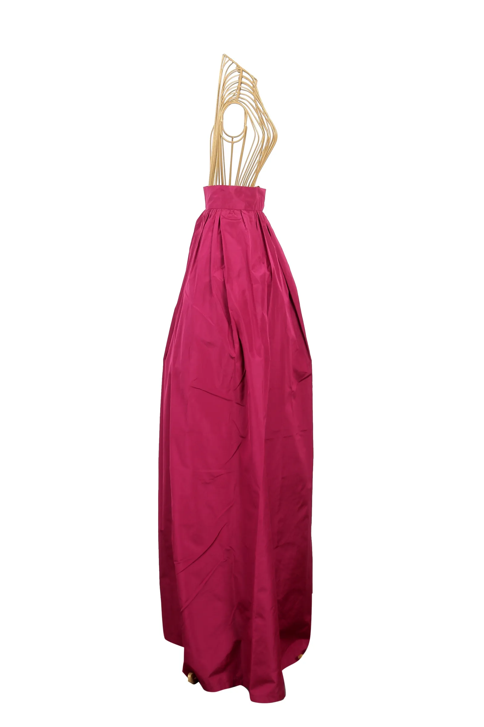 MaxMara pink maxi skirt with a voluminous silhouette and gathered detailing at the waist