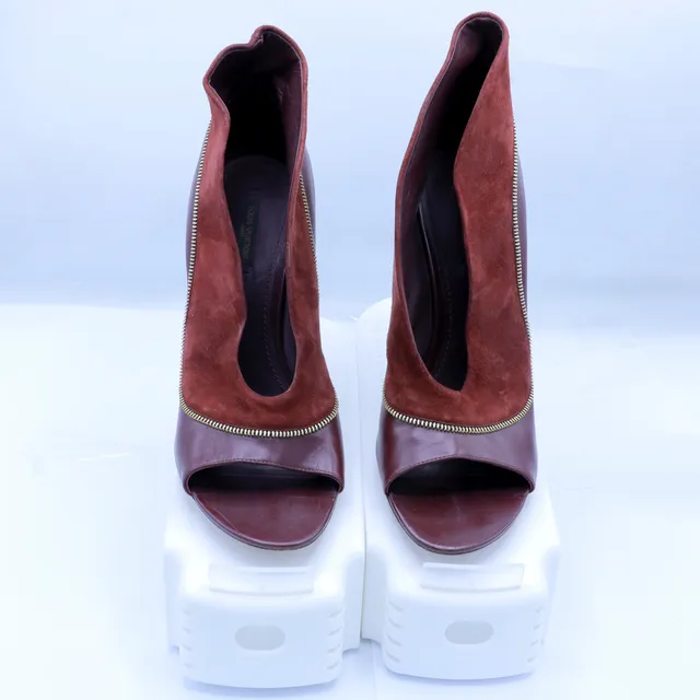 Louis Vuitton Burgundy Suede Pumps